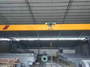 单梁式架桥机.jpg